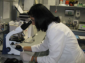 Dr. Idalia Santaella, pathologist Diabetes-Thyroid-Pathologist