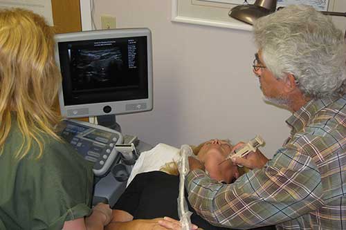 Dr. Lerman performing Thyroid Biopsy at The Center for Diabetes and Endocrine Care 